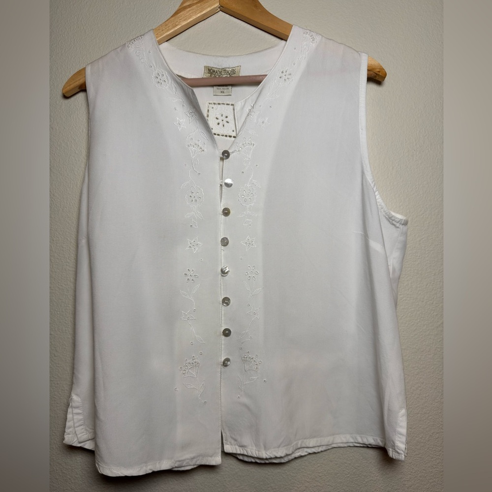 Nomadic Traders White Button-Down Blouse